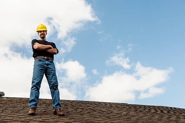 Best Shingle Roofing Installation  in Newburg, WI